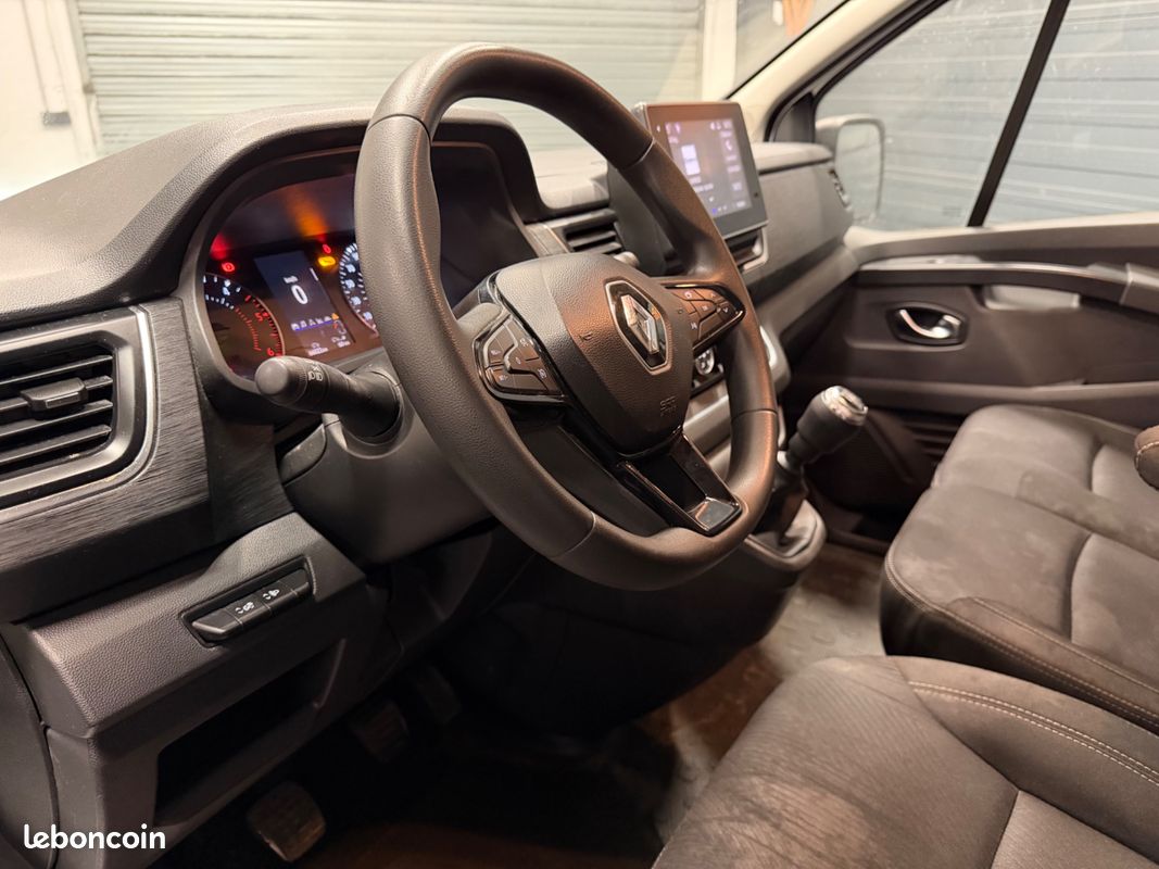 RENAULT TRAFIC VU FOURGON 2.0 BLUEDCI 130 28 L2H1 TVA RECUPERABLe (image 7)