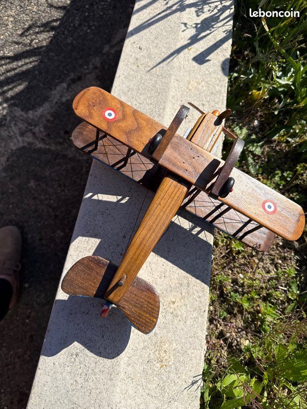 Avion de décoration en bois (image 5)