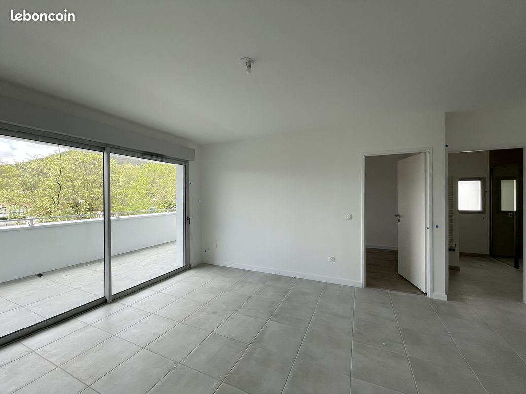 Appartement 2 pièces 45 m² - Saint-Jean-Pied-de-Port 64220 (image principale 12)