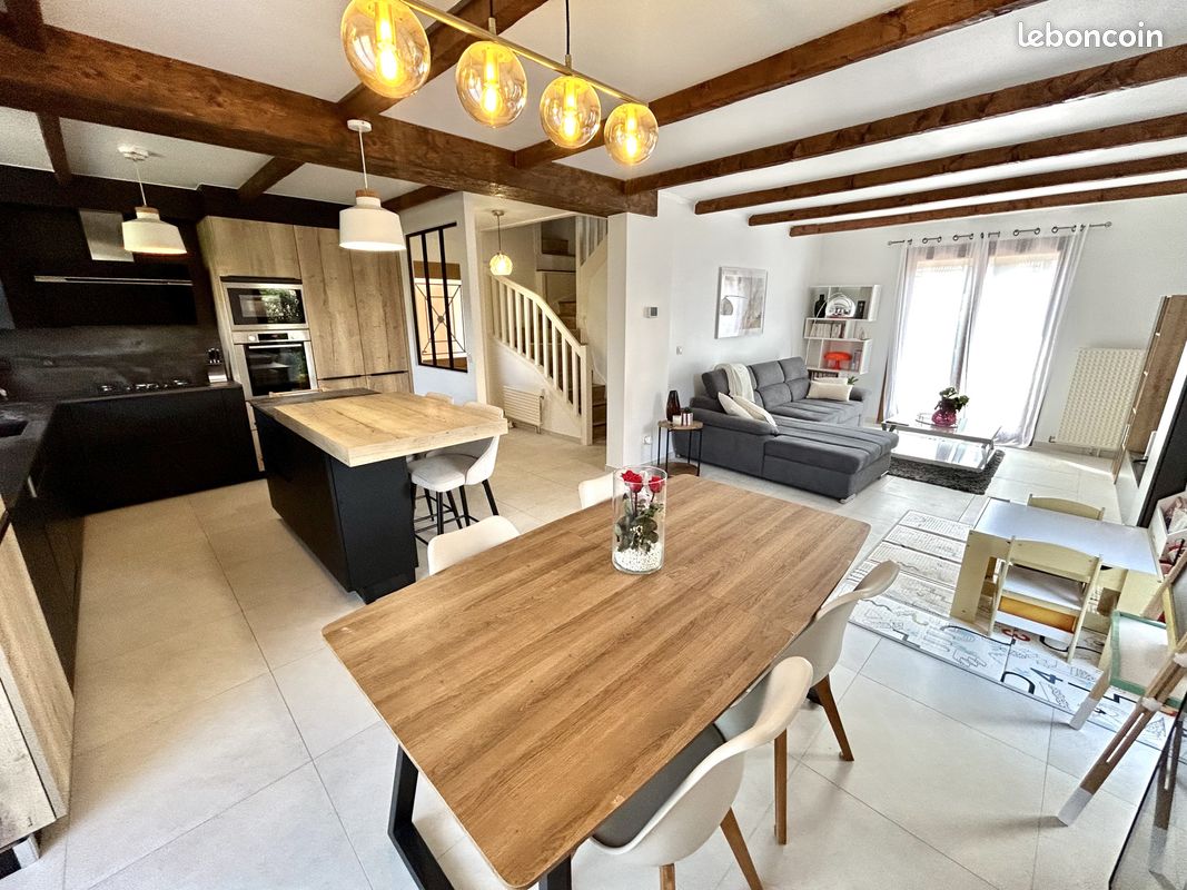 Maison 5 pièces 131 m² · à Ville-la-Grand · 131 m² · 595 000 €