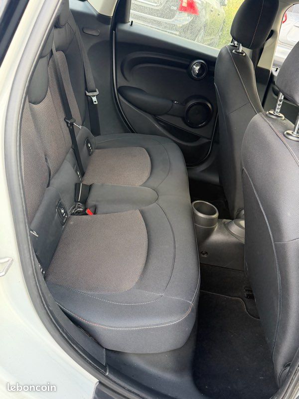 Mini Cooper 1.5 d 116 cv 5 portes (image 7)