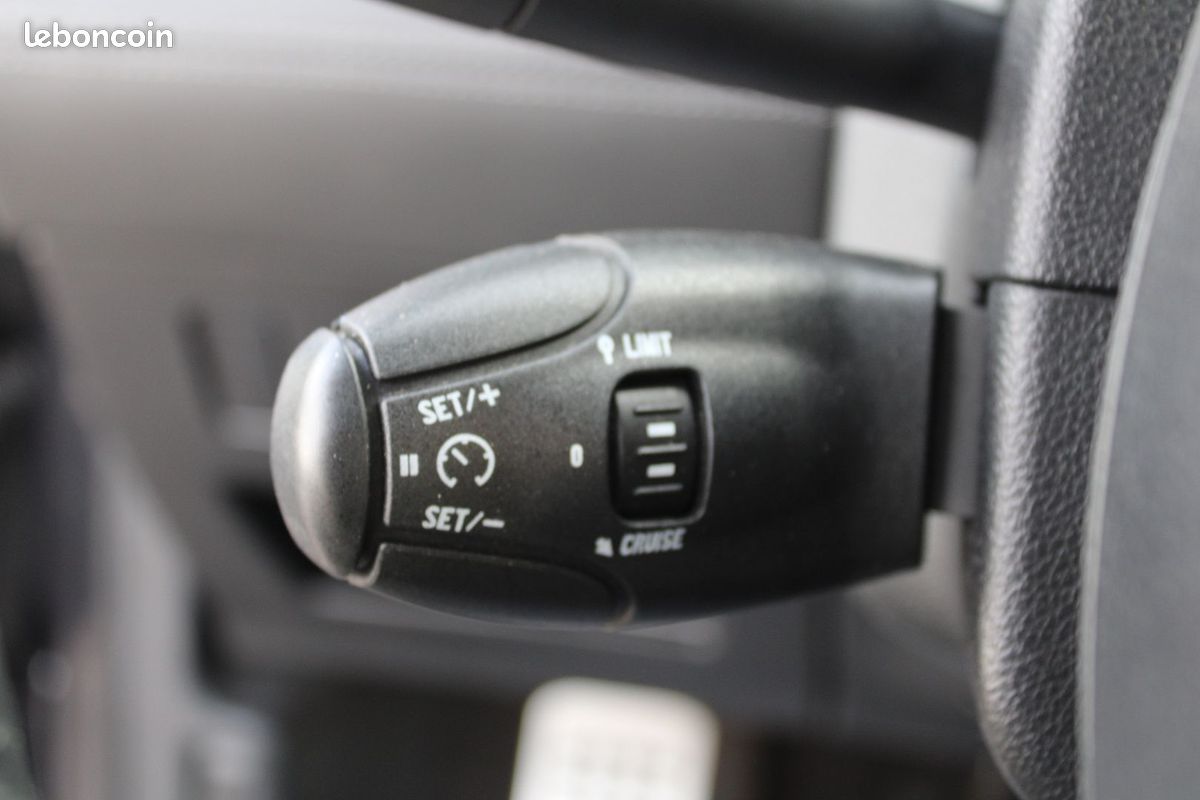 Peugeot RCZ 2L HDI 163 CV DIESEL GPS CUIR ELECT/CHAUFF RÉGULATEUR BLUETOOTH USB ABS LUXE BV6 (image 12)