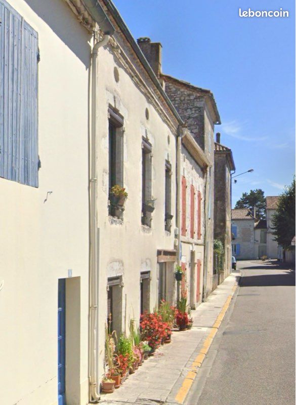Immeuble 11 pièces 245 m² · à Castillonnès · 245 m² · 165 000 €