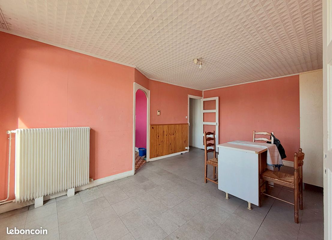 Appartement 3 pièces 56 m² · à Saint-Étienne · 56 m² · 27 000 €