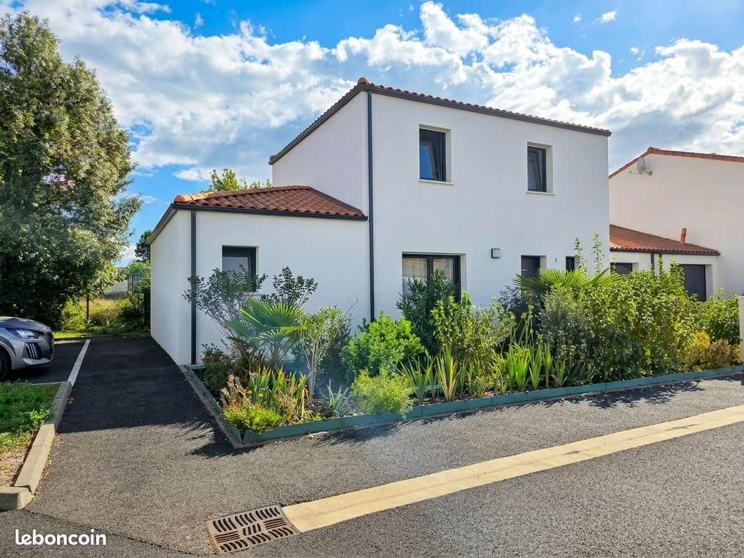 Maison 4 pièces 90 m² · à Saint-Martin-de-Crau · 90 m² · 323 090 €