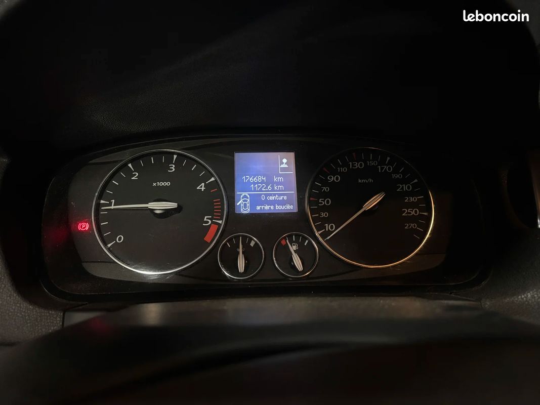 Renault LAGUNA III Black Edition Carminat (image 13)