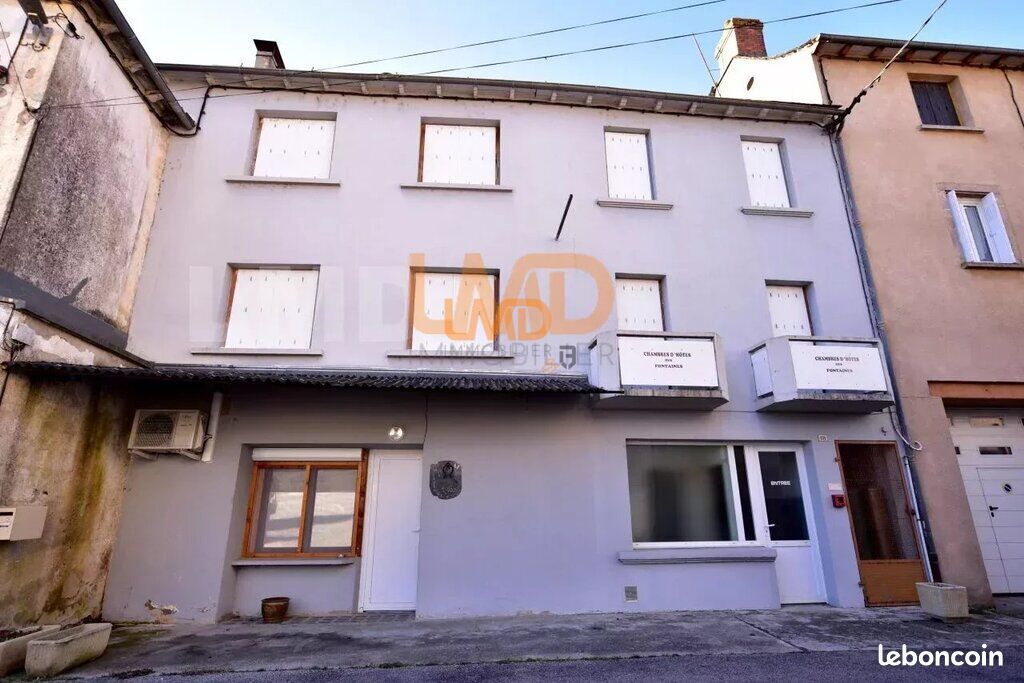 Immeuble 15 pièces 300 m² · à Villefranche-de-Panat · 300 m² · 139 000 €