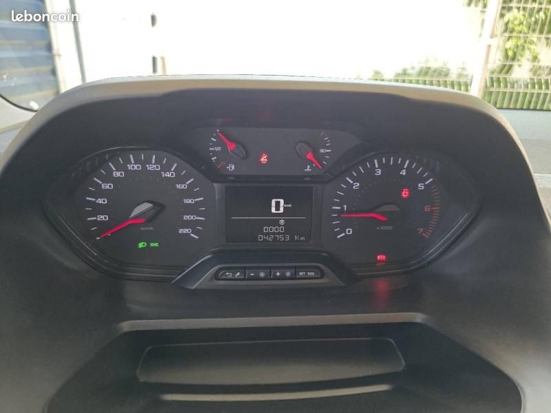 Peugeot Partner M 650kg BlueHDi 100ch S&S Pack Premium Connect (image 14)