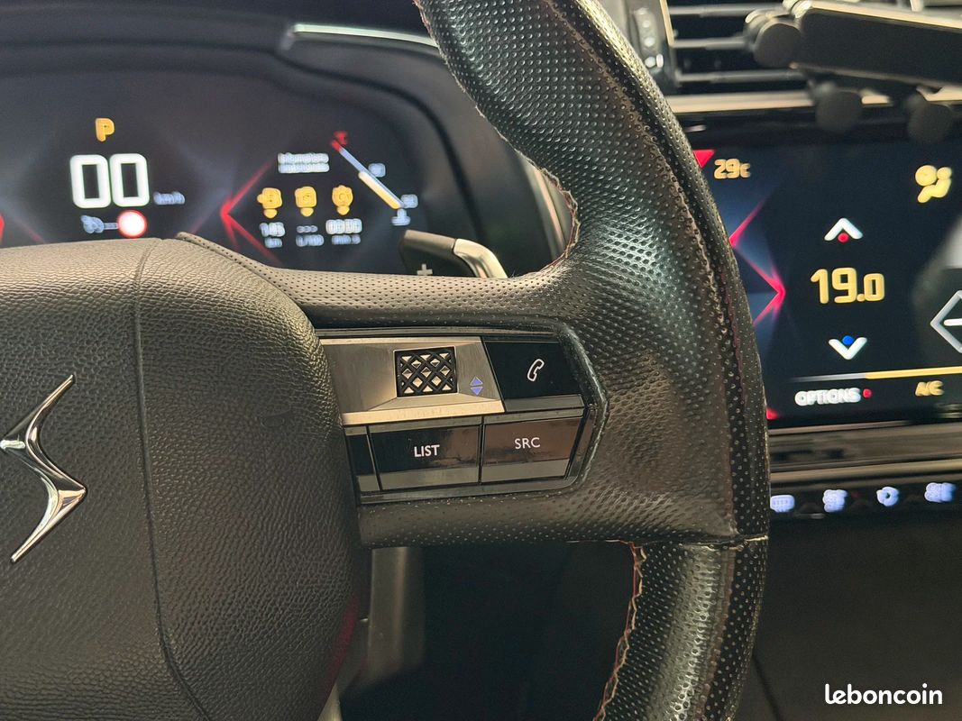 DS7 Crossback Performance Line 1.6 THP 225 EAT8 - Entretien suivi / Toit ouvrant / Attelage / CarPlay / Sellerie Cuir-Alcantara (image 27)