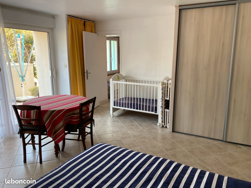 Location maison de pays rénovée tout confort Chéray Ile d'Oléron gite 12 personnes (image 12)