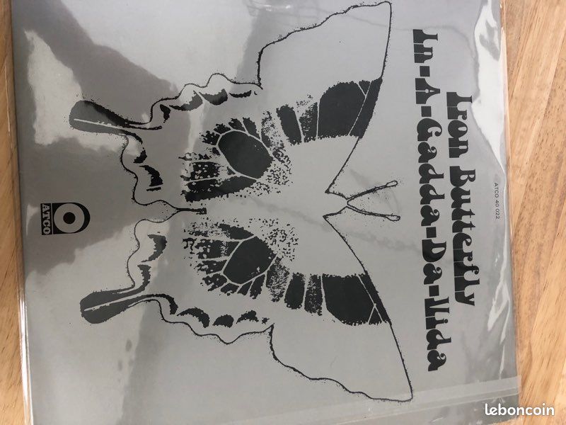 Vinyle iron butterfly (image 1)