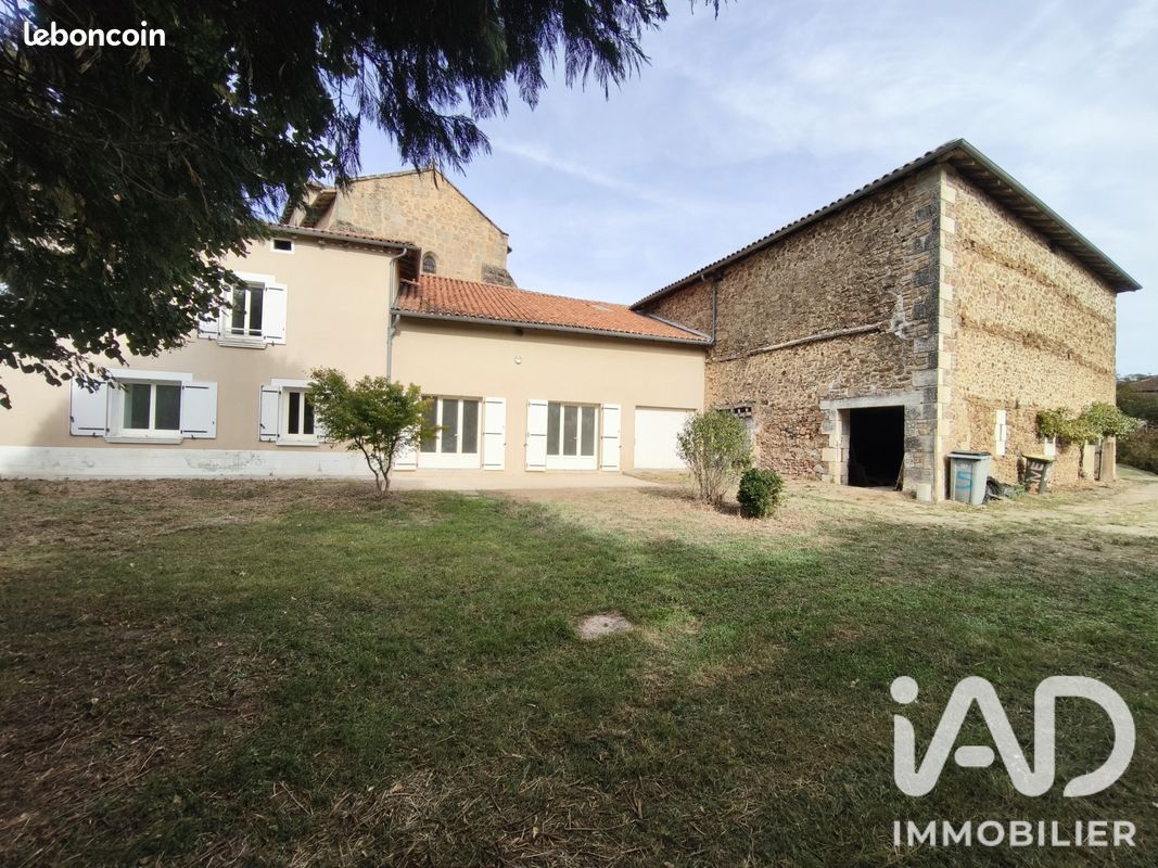 Maison 7 pièces 136 m² · à Chabrac · 136 m² · 179 900 €