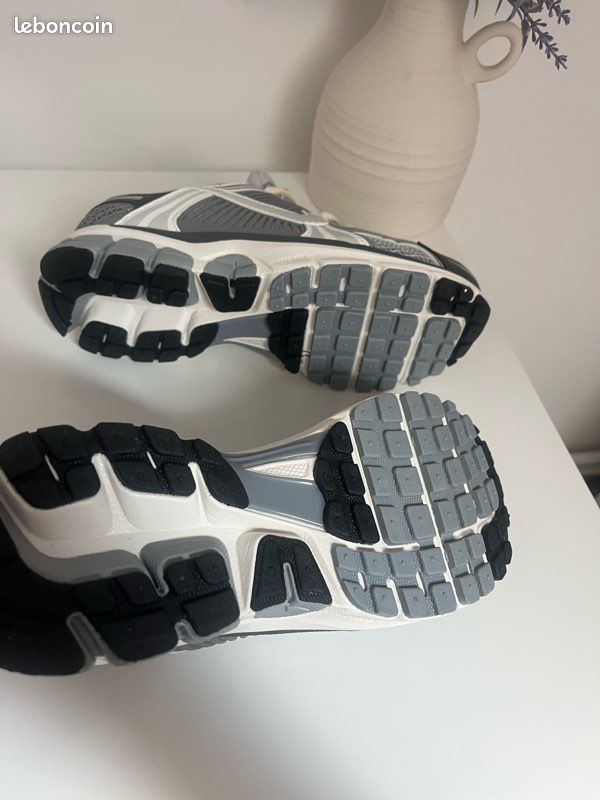 Nike vomero 5 grises (image 5)