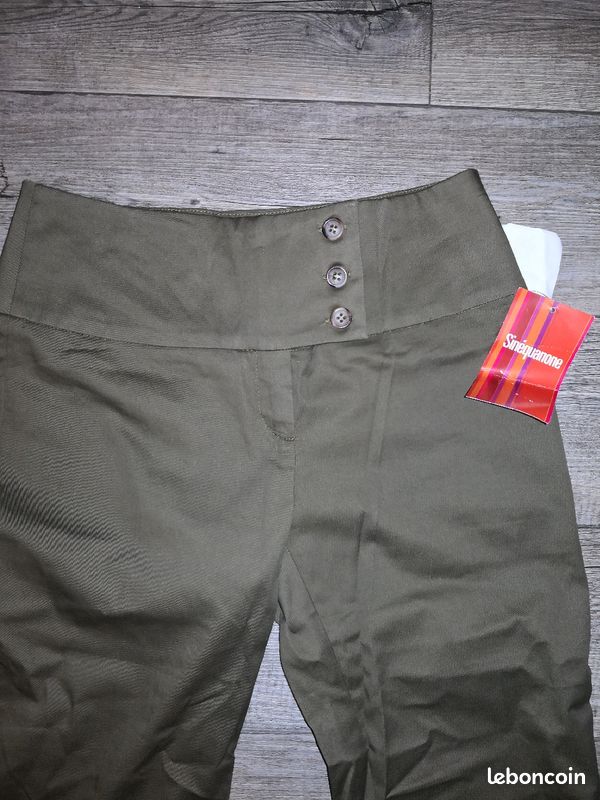 Pantacourt taille 34 kaki neuf étiquette SINEQUANONE (image 2)