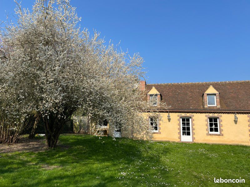 Maison 5 pièces 161 m² · à Tremblay-les-Villages · 161 m² · 1 600 €/mois