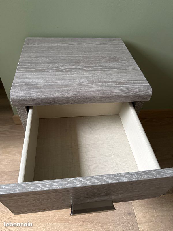 URGENT Table de chevet neuve haut de gamme – Chêne argenté – 2 tiroirs ✨ (image 5)