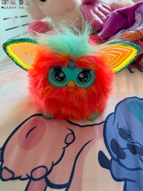 Joli Furby boom HASBRO 2013 , fonctionne parfaitement