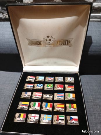 Pin's Coupe Du Monde Italie 90 – Broche Mascotte Football, Collection 17mm, Made In Italy