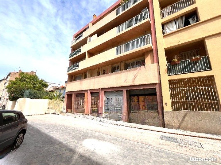 Appartement 3 pièces 63 m² · à Marseille · 63 m² · 102 000 €
