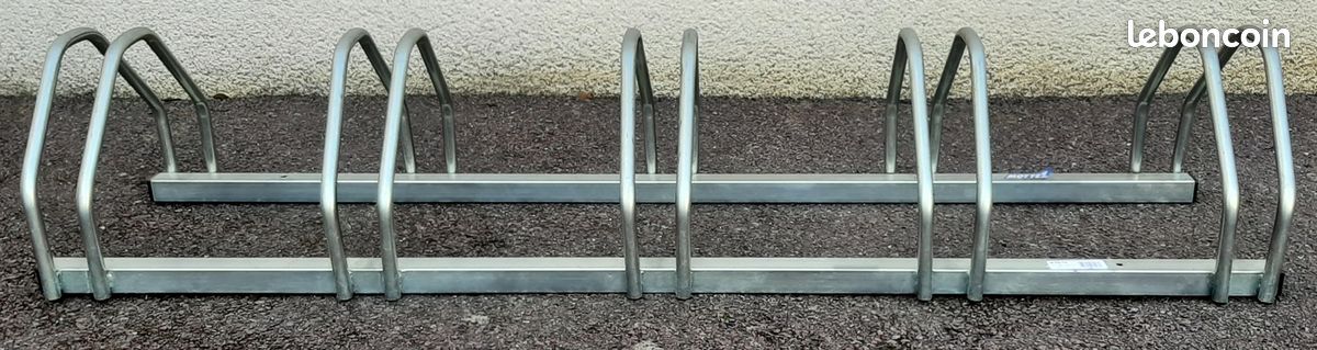 Râtelier à Vélos Mottez B127V - Pour 2 Vélos Sur 2 Niveaux - Neuf - Fabriqué En France