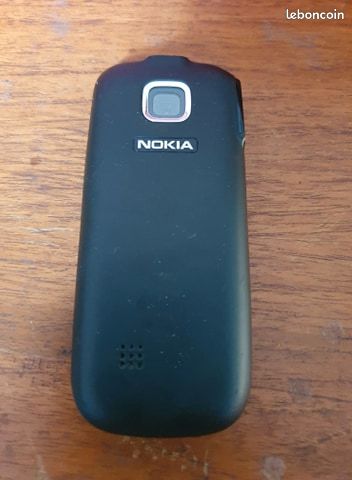 Nokia 2330 classic (image 2)