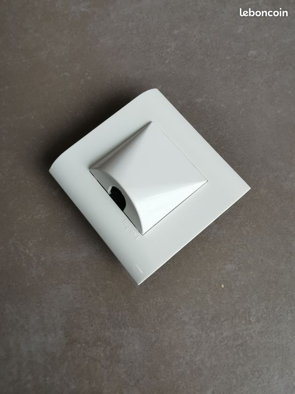 Sortie de câble (image 1)