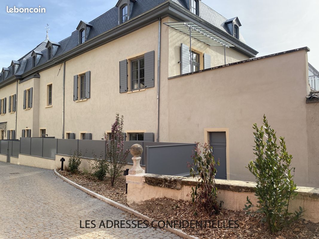 Appartement 4 pièces 79 m² · à Charbonnières-les-Bains · 79 m² · 1 690 €