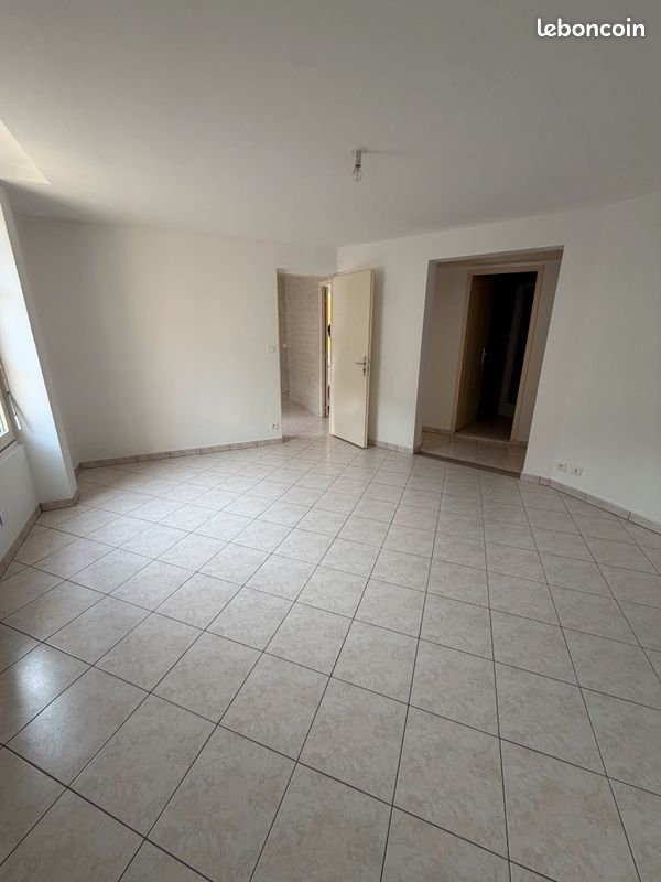 Appartement 2 pièces 45 m² · à Le Mêle-sur-Sarthe · 45 m² · 500 €/mois