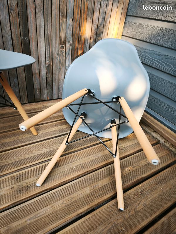 Lot 2 chaises (image 4)