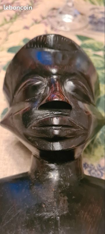 Statue africaine XXeme en ébène (image 8)