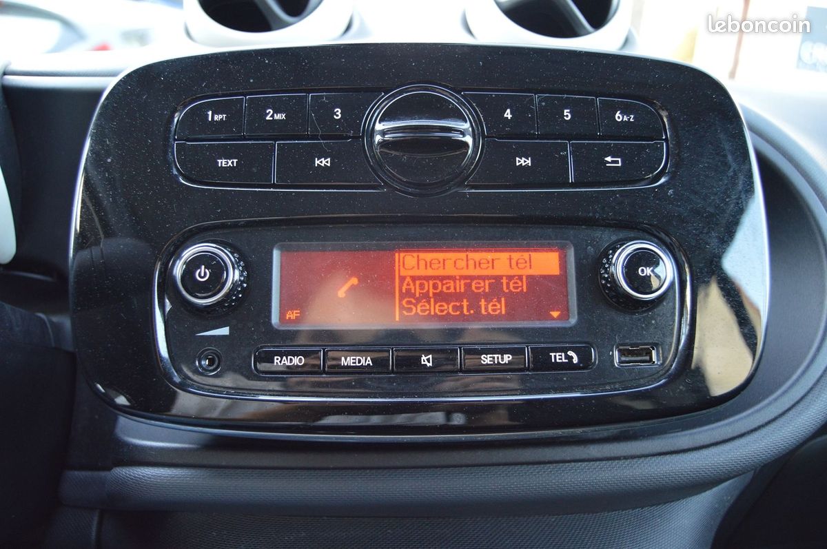 Smart FORTWO COUPE 71CH PURE TWINAMIC E6C (image 18)