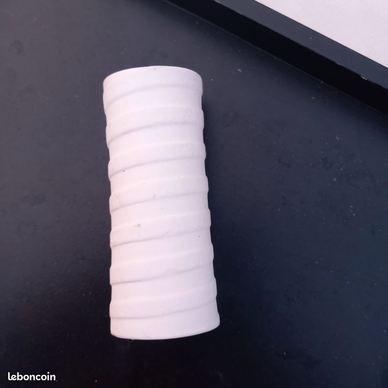 Petit vase en céramique - (image 2)
