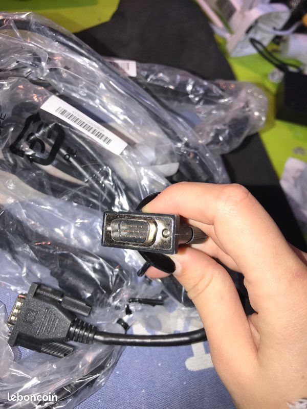Câble VGA (image 1)
