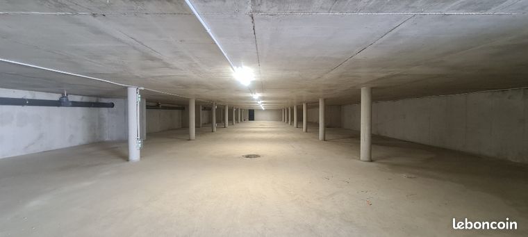 https://img.leboncoin.fr/api/v1/lbcpb1/images/a1/06/35/a10635b7490b6f345a0f0a21bd1ed07bc0e14c87.jpg?rule=ad-image