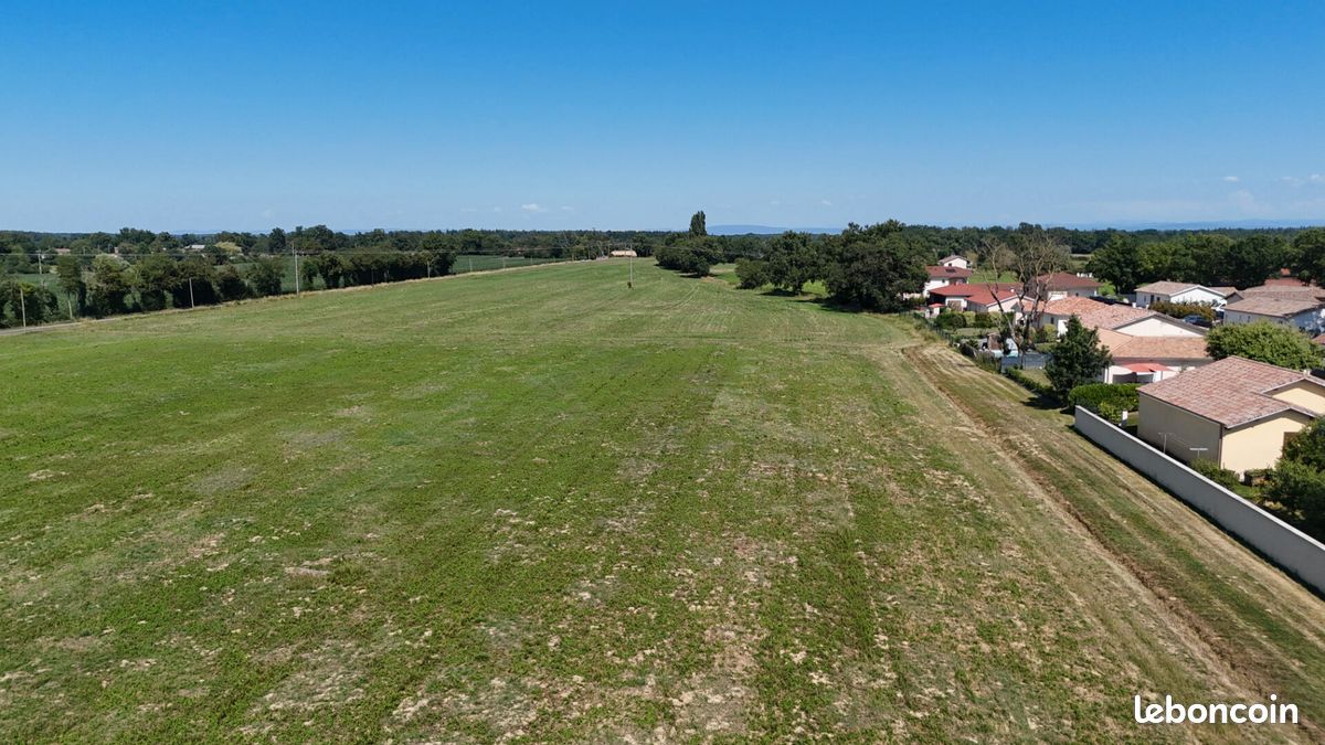 Terrain 541 m² · à Perrex · 541 m² · 54 000 €