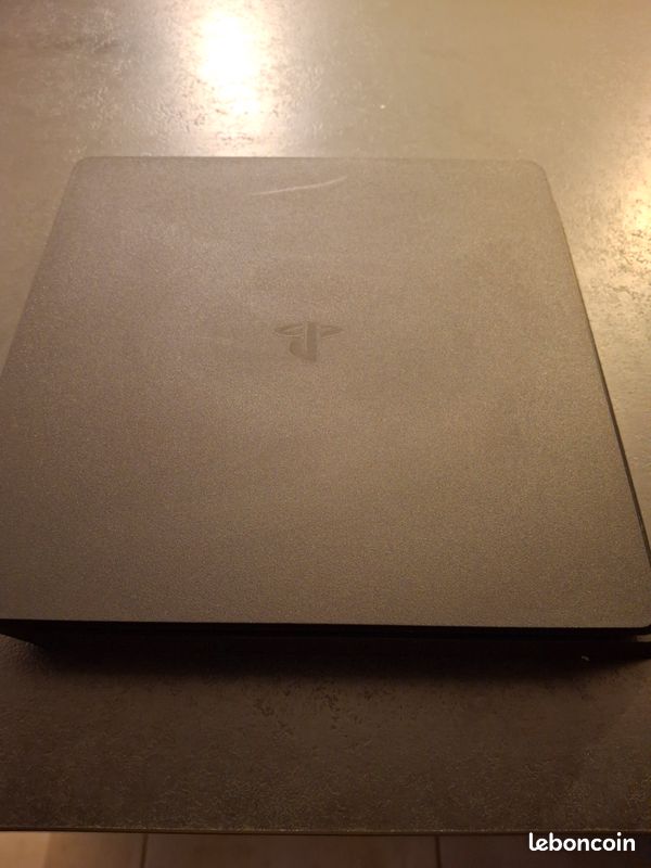 Console Ps4 à vendre (image 3)