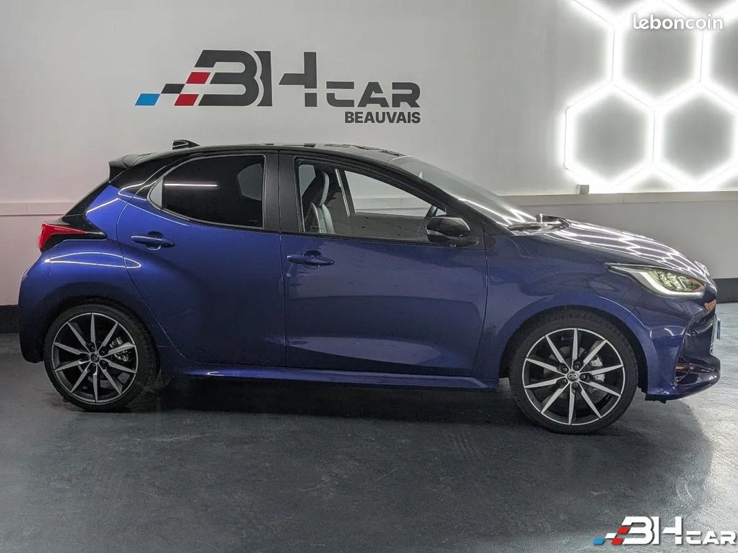 Toyota Yaris 1.5 130H 90 HYBRID FULL-HYBRID 0.8KWH GR-SPORT BVA (image 2)