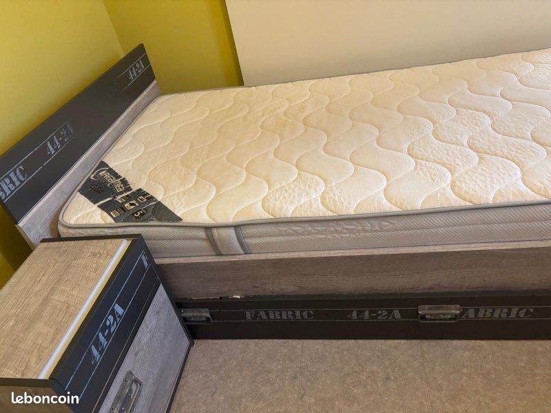 Lit + matelas + sommier + chevet (image 7)