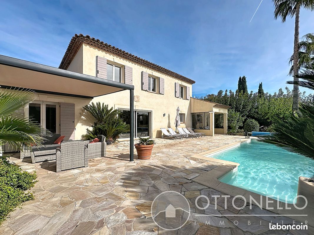 Maison 5 pièces 140 m² · à Roquebrune-sur-Argens · 140 m² · 795 000 €
