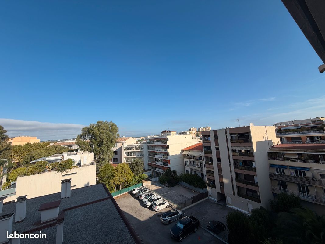 Parking 3 pièces 69 m² · à Antibes · 69 m² · 295 000 €