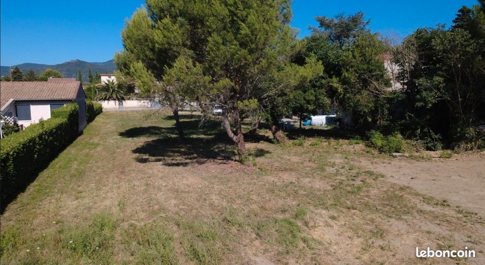 Terrain 650 m² · à Ancône · 130 000 €