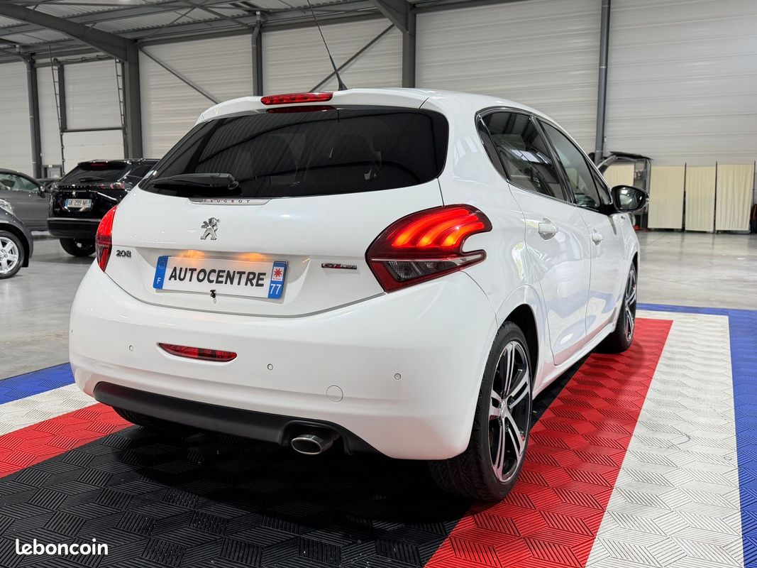 Peugeot 208 1.6 hdi 100 ch gt-line / radar de recul / carplay / clim auto / sieges bacquet / gps / garantie (image 2)