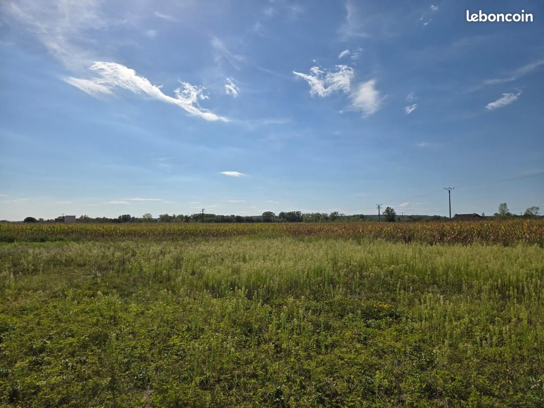Terrain 1 466 m² Tieste Uragnoux · à Tieste-Uragnoux · 21 000 €