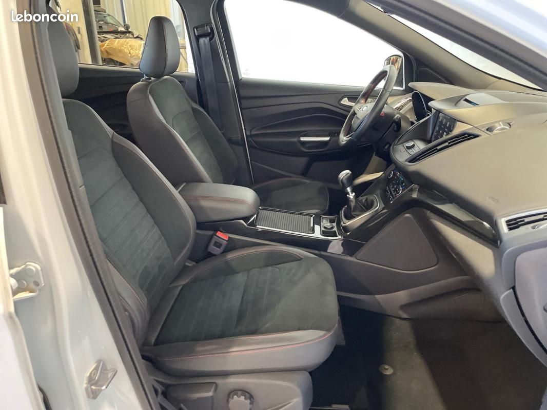 Ford Kuga 1.5 TDCi 120 S&S 4x2 BVM6 ST-Line (image 23)