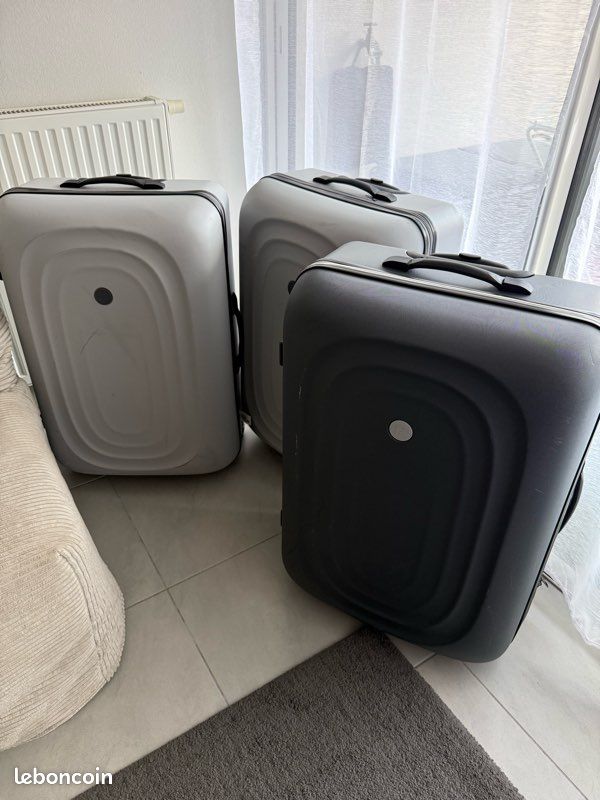 Lot 3 grosse valises soute 23kg (image 1)