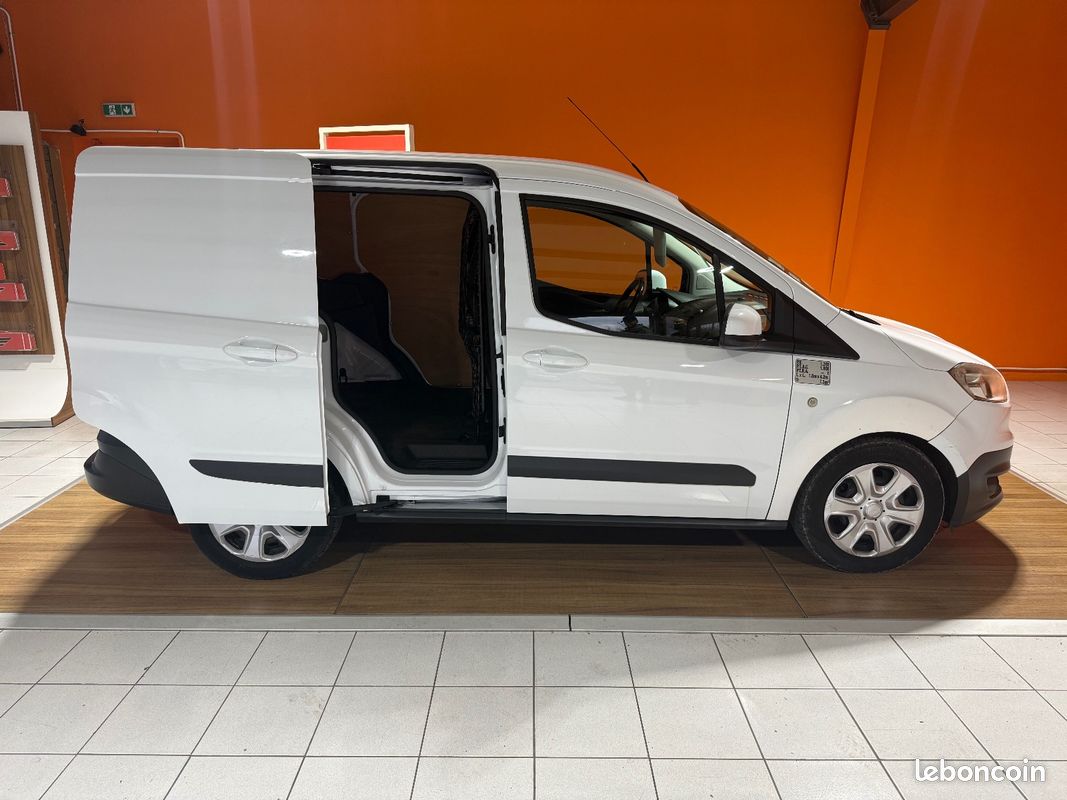 FORD TRANSIT COURIER FOURGON GN 1.5 TDCi 75 TREND (image 4)