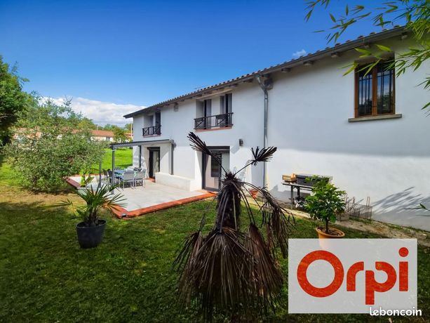 Maison 7 pièces 237 m²