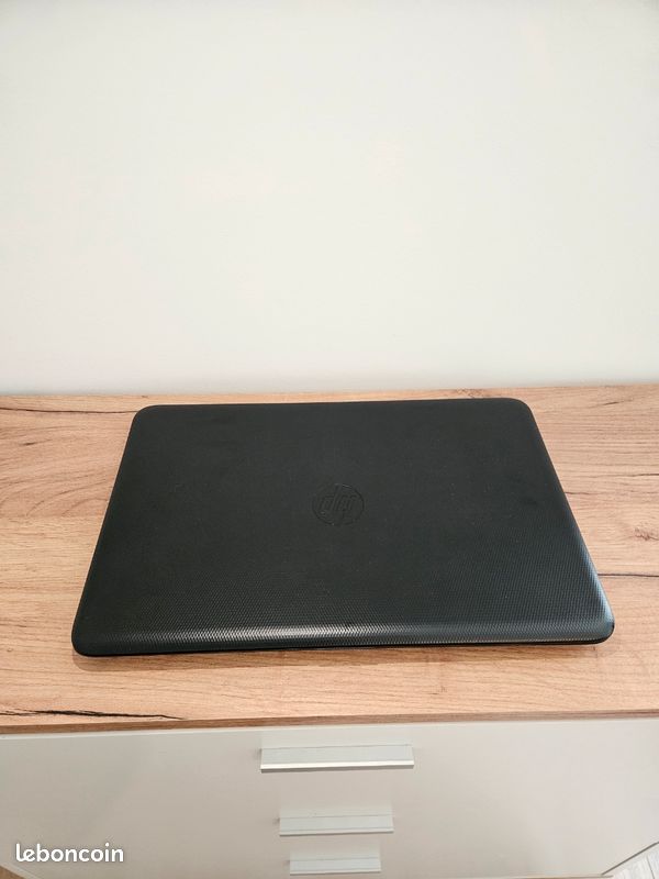 Ordinateur Portable Hi-Grade W76S Noir – Pour Pièces Détachées / Réparation