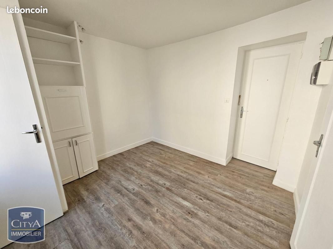 Appartement 1 pièce 11 m² · à Poitiers · 11 m² · 340 €