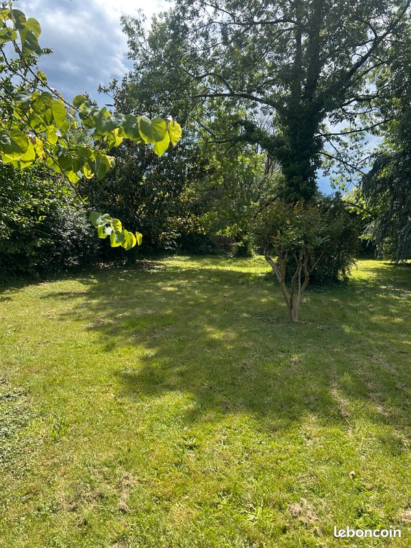 Terrain à vendre à Lons · 92 000 €
